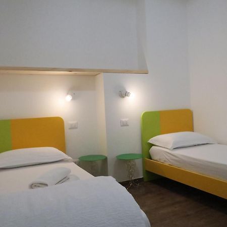 Oasi Da Vinci Aparthotel Tignale Bagian luar foto