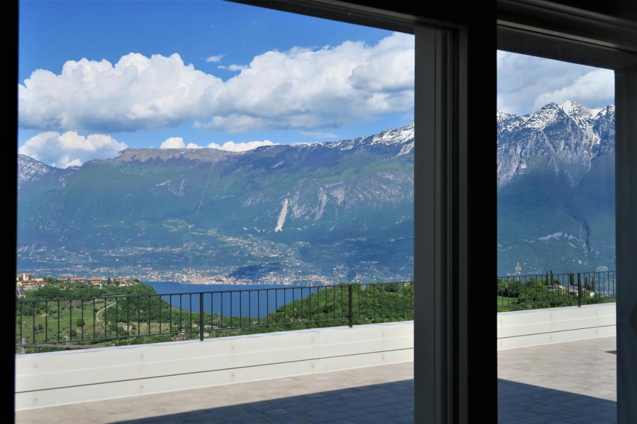 Oasi Da Vinci Aparthotel Tignale Bagian luar foto