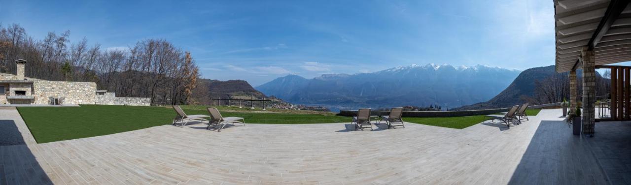 Oasi Da Vinci Aparthotel Tignale Bagian luar foto