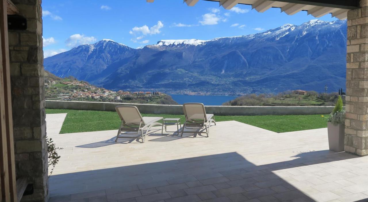 Oasi Da Vinci Aparthotel Tignale Bagian luar foto
