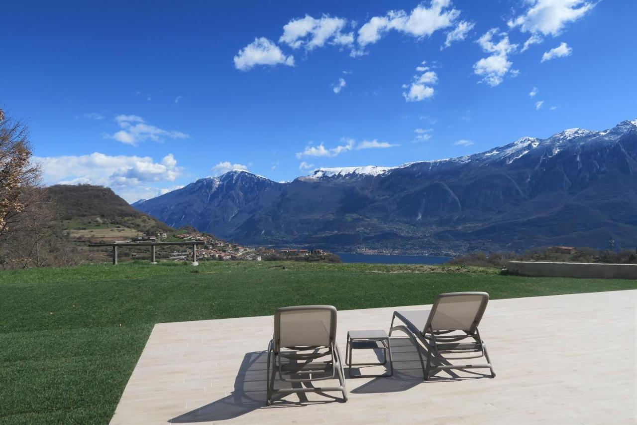 Oasi Da Vinci Aparthotel Tignale Bagian luar foto