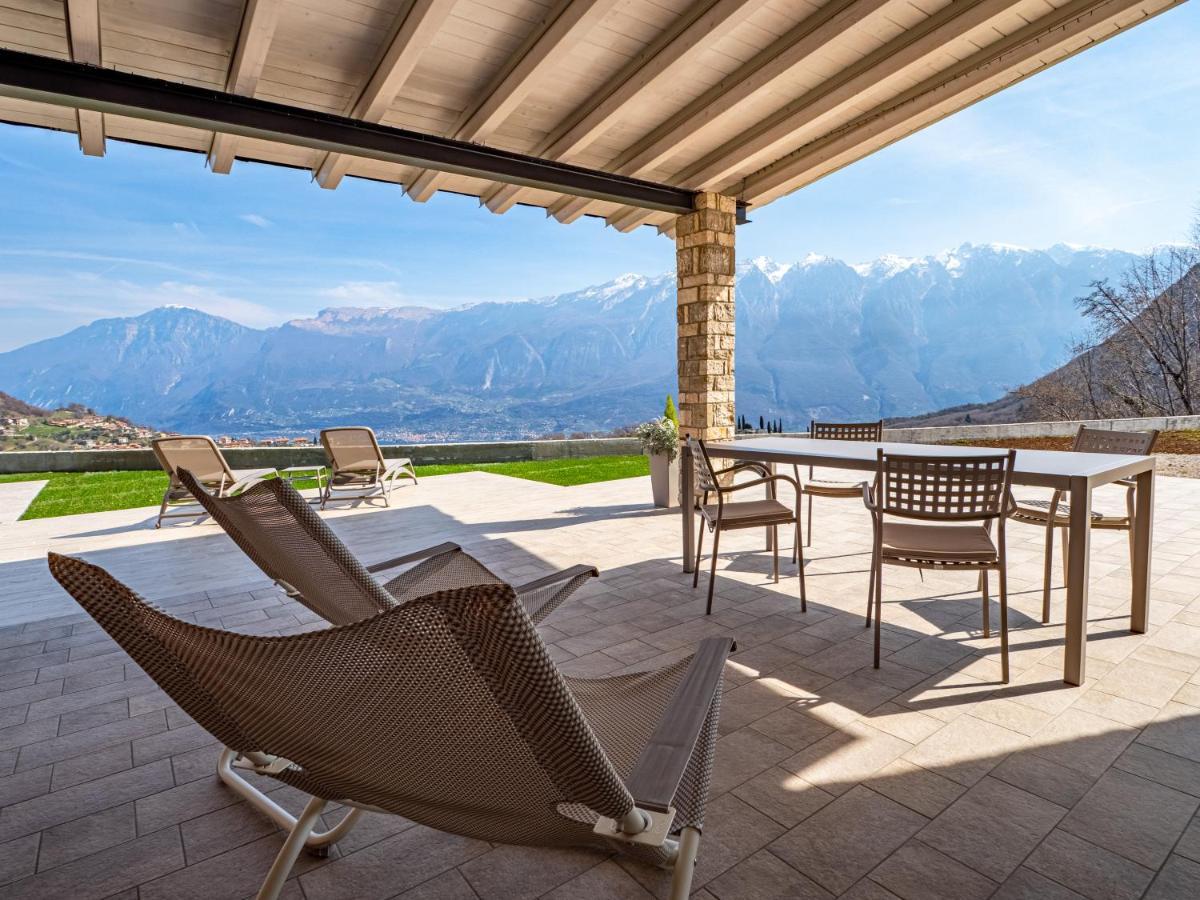 Oasi Da Vinci Aparthotel Tignale Bagian luar foto