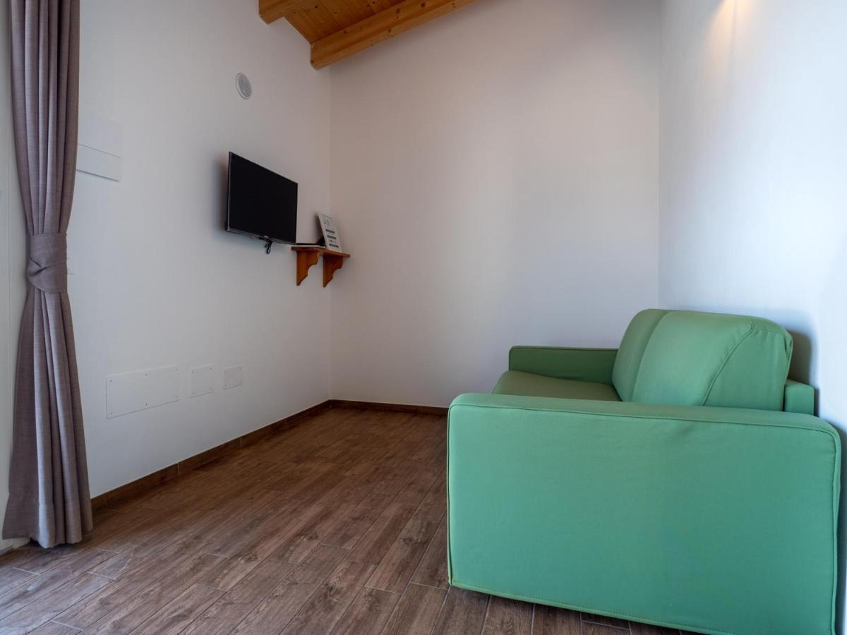 Oasi Da Vinci Aparthotel Tignale Bagian luar foto