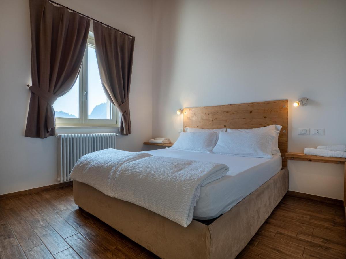 Oasi Da Vinci Aparthotel Tignale Bagian luar foto