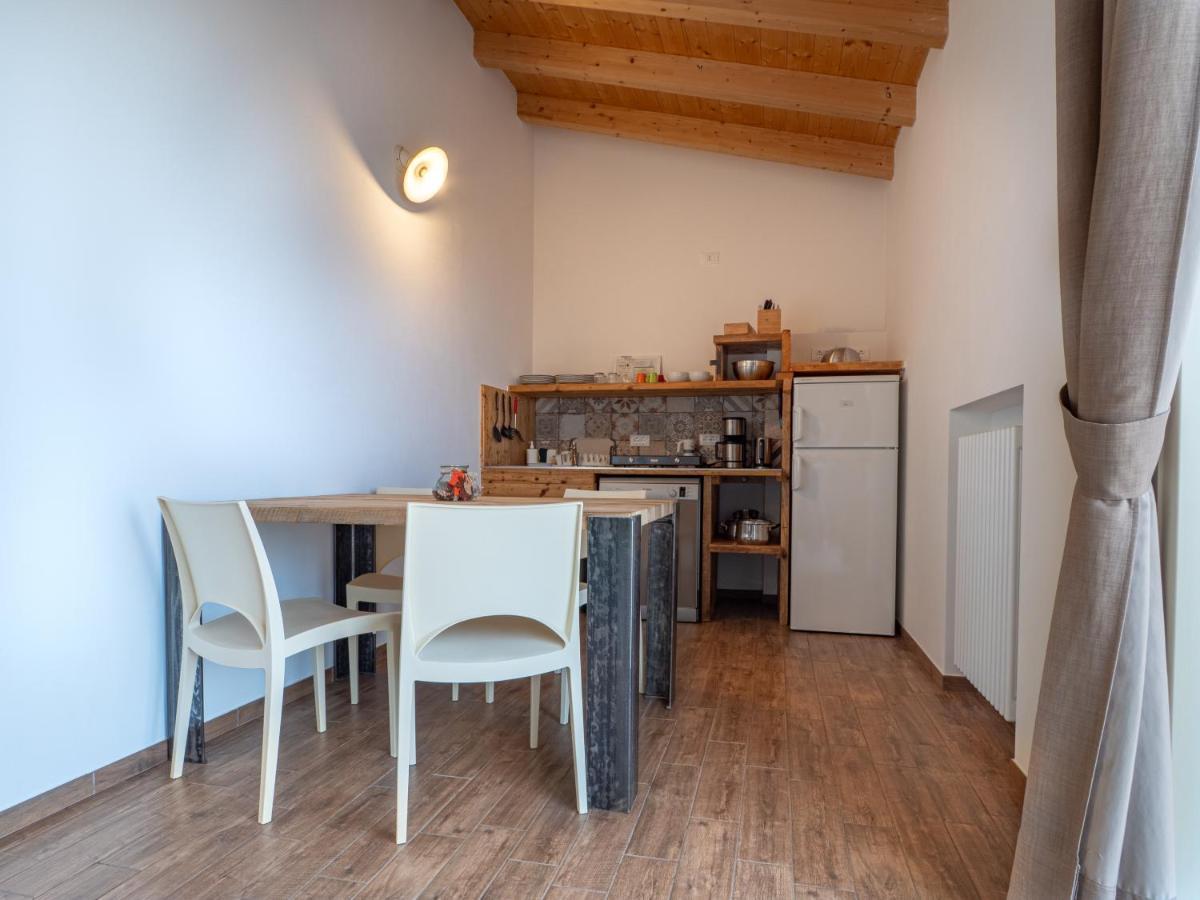 Oasi Da Vinci Aparthotel Tignale Bagian luar foto