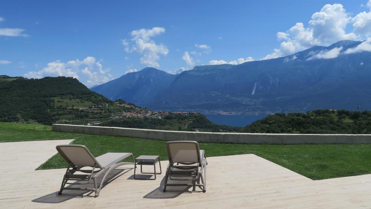 Oasi Da Vinci Aparthotel Tignale Bagian luar foto